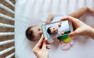 Ce pericole pot să apară când publicăm fotografiile copiilor pe net - revistamargot.ro