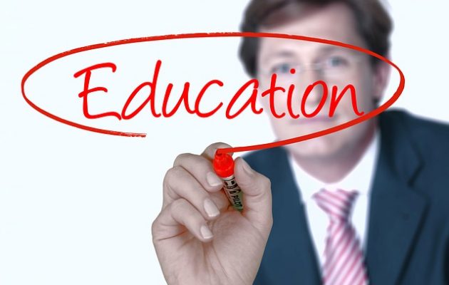 Indicele studenților români care studiază în străinătate este în creștere - RevistaMargot.ro