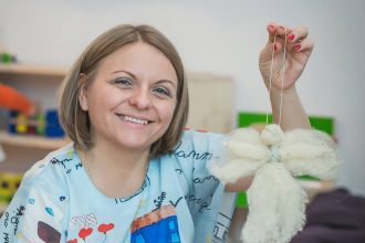 Bianca Mereuță - Omul care aduce cartea - RevistaMargot.ro