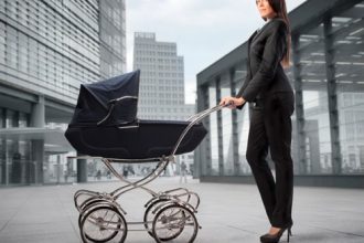 Cum mă impart între job și fiica mea? - RevistaMargot.ro