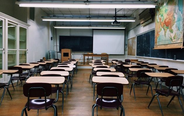 Elevii români au acces foarte scăzut la noile tehnologii la şcoală - RevistaMargot.ro