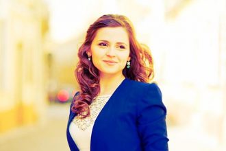 Andrada Mazilu - Premiul Merito pentru Excelență în Educație - RevistaMargot.ro